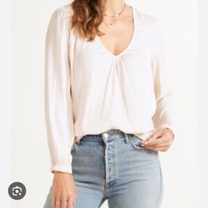 Evereve Satin V Neck Blouse
